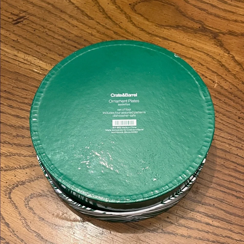 Crate & Barrel Festive Ornament Plates, set‎ of 4